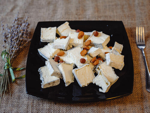 Camembert vs. Brie: Choosing the Best Cheese
