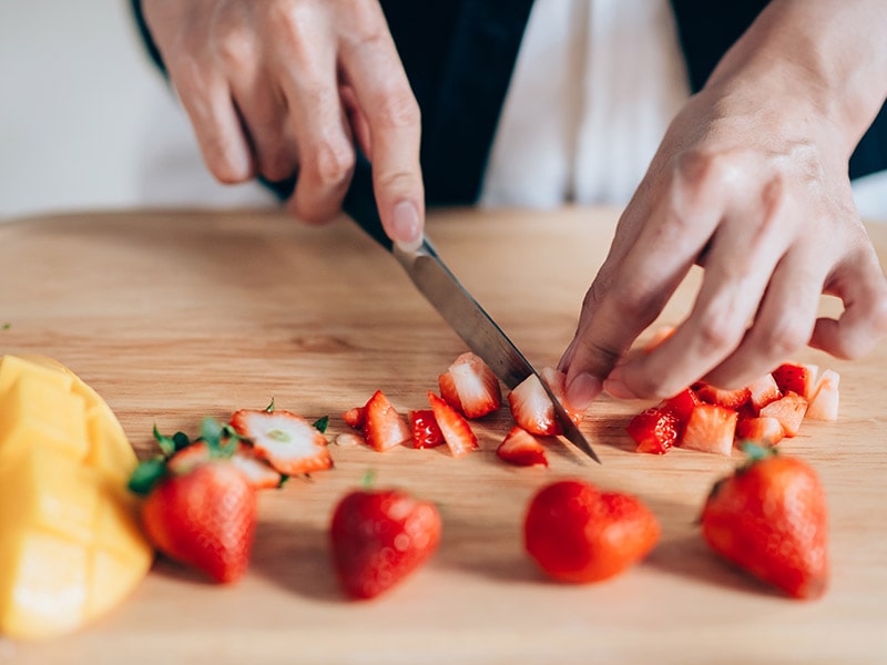 Hull Or Core Strawberries