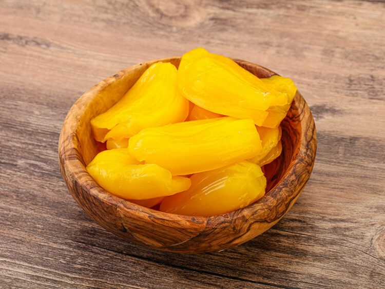 25 Types of Canned Fruits To Have In The Kitchen 2023