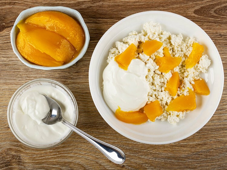 25 Types of Canned Fruits To Have In The Kitchen 2023