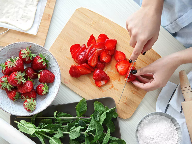 Serve The Cut Strawberries