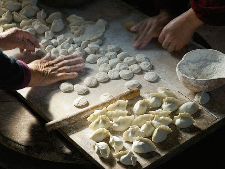 Potstickers vs. Dumplings Differences Explained 2024