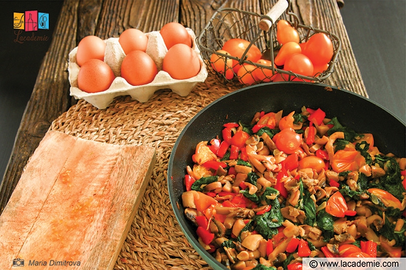 Best Spinach, Mushroom, and Egg Breakfast Skillet