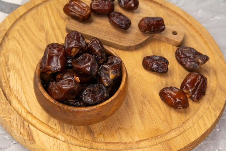 Dried vs. Fresh Dates: A Comprehensive Comparison