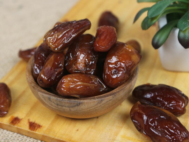 Dried vs. Fresh Dates: A Comprehensive Comparison