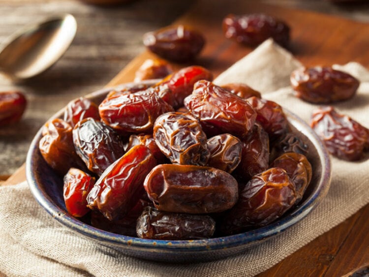 Dried vs. Fresh Dates: A Comprehensive Comparison