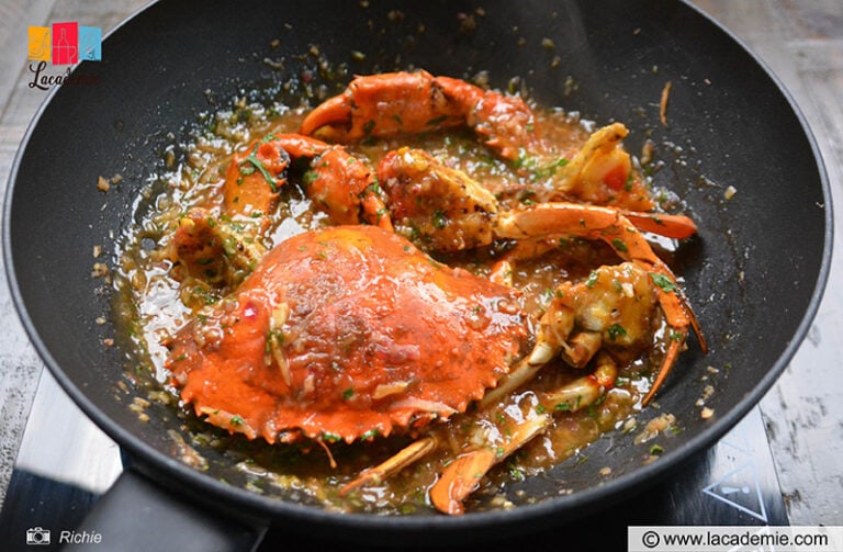 Cook The Crab With Tamarind Sauce