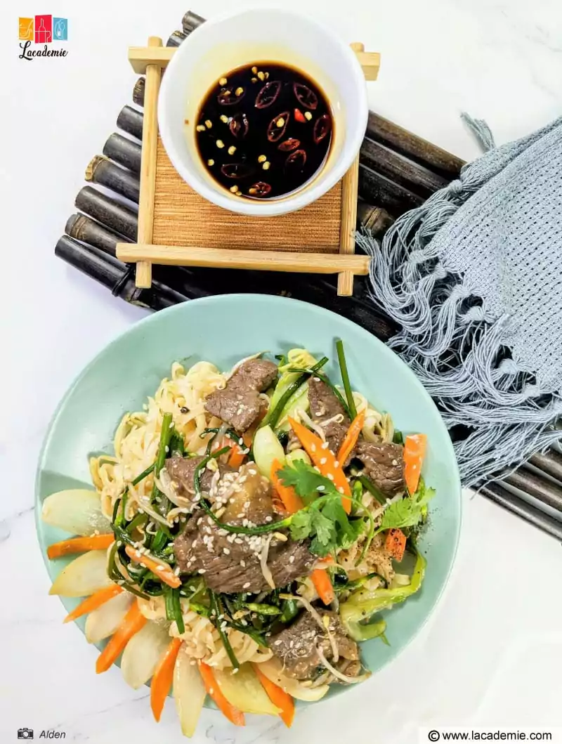 Vietnamese Stir Fried Rice Noodles