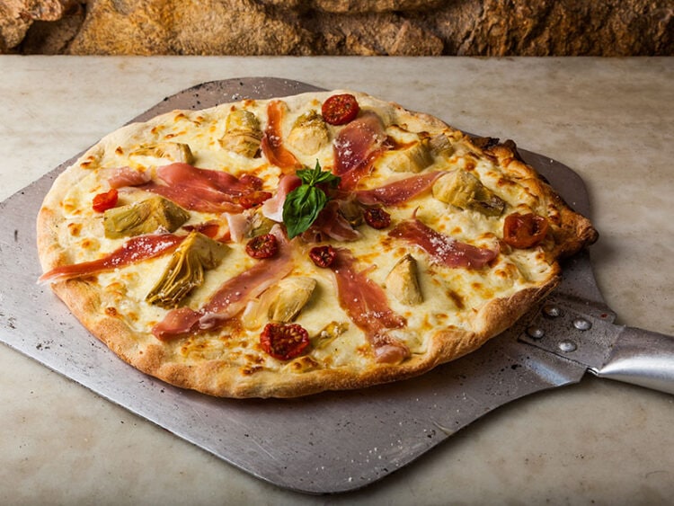 What Is A Pizza Peel And How To Use It? Crazy Tips In 2023