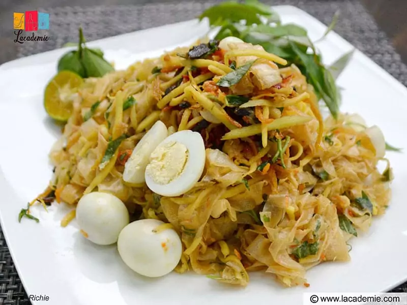 Vietnamese Rice Paper Salad (Bánh Tráng Trộn)