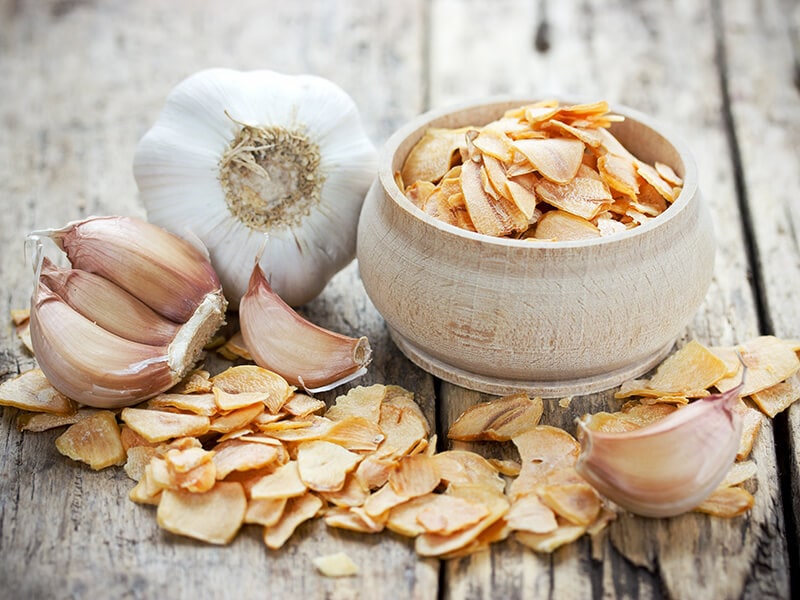 Dried Garlic Flakes Or Garlic Chips