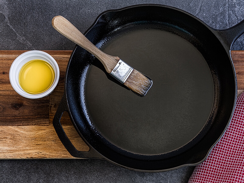 Cast Iron Skillet With Olive Oil