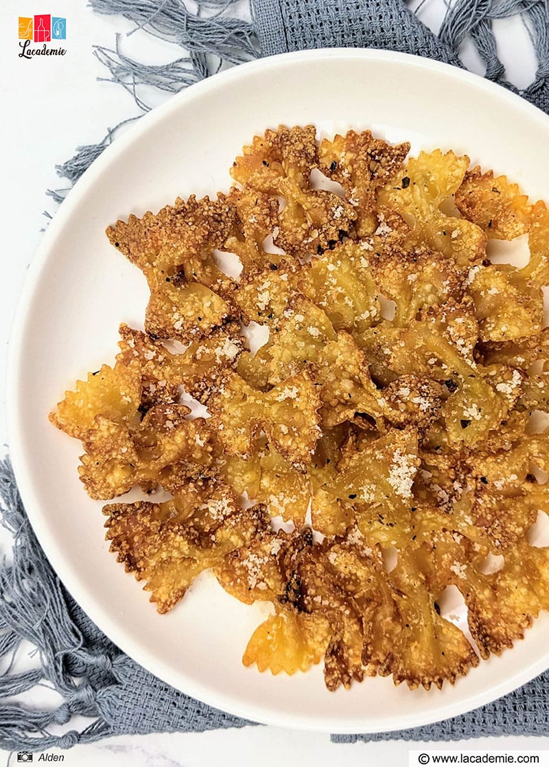 Makes Air Fryer Pasta Chips