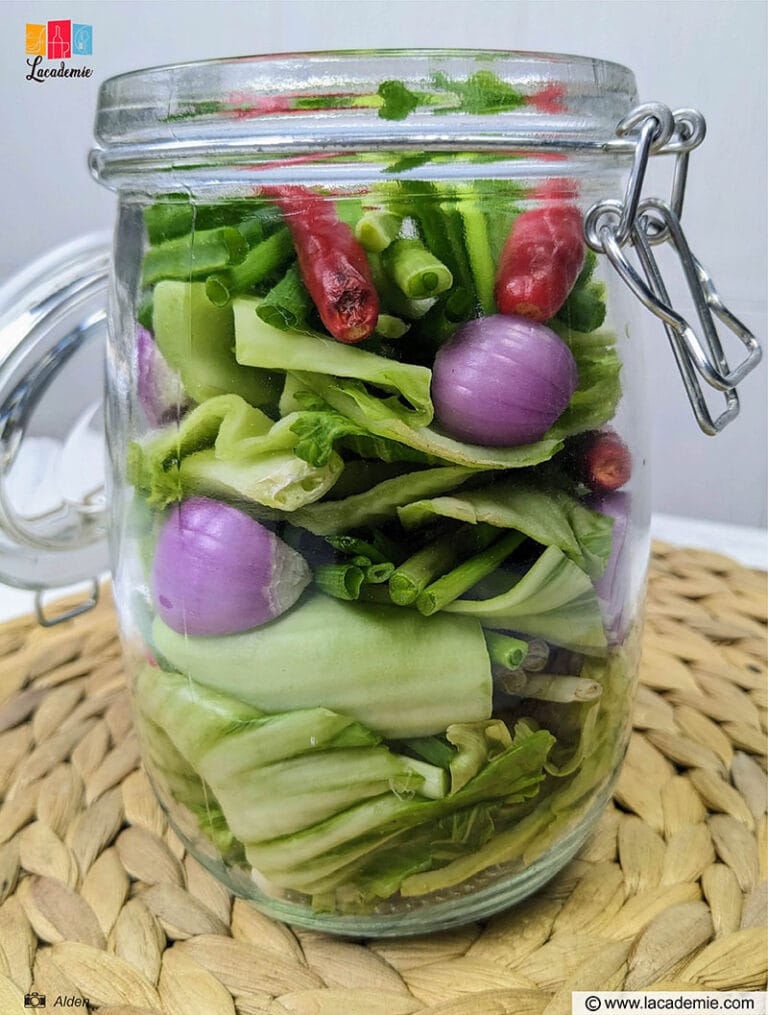 Put The Vegetables Into The Jar