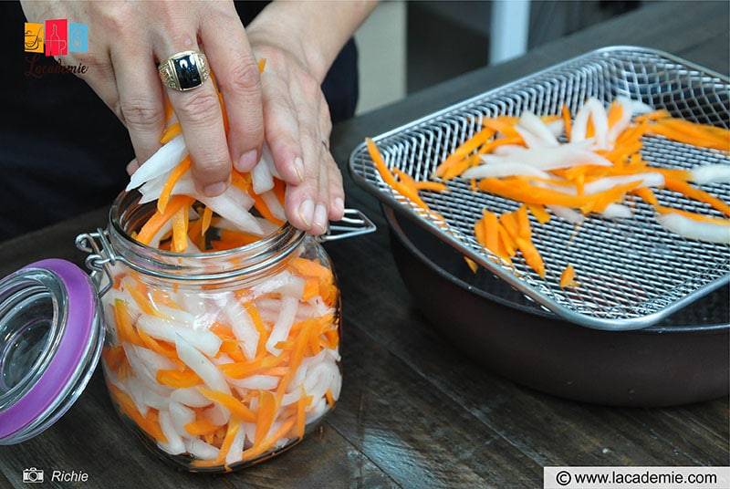 Put The Veggies In Glass Jar