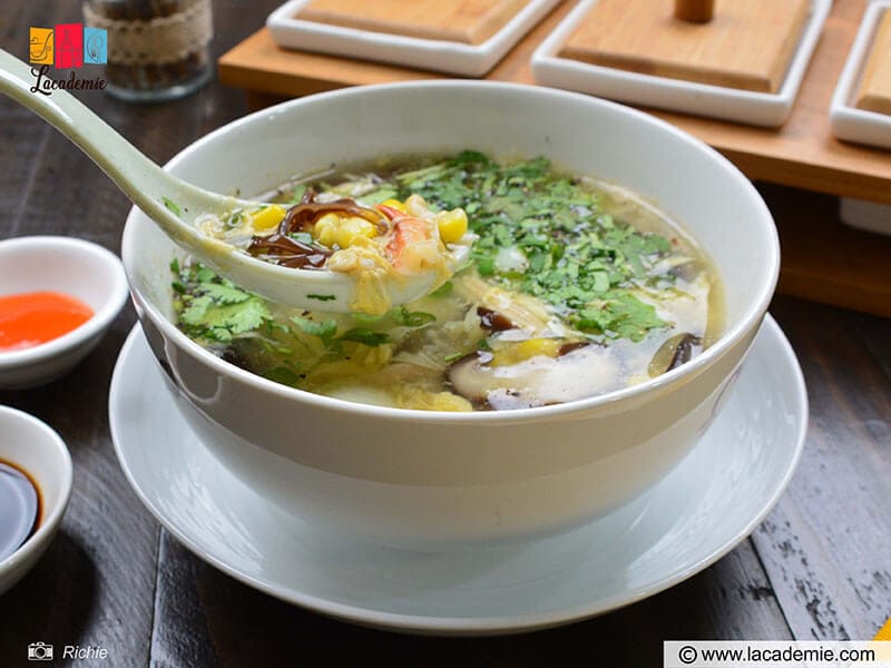 Vietnamese Crab And Corn Soup (Súp Cua)