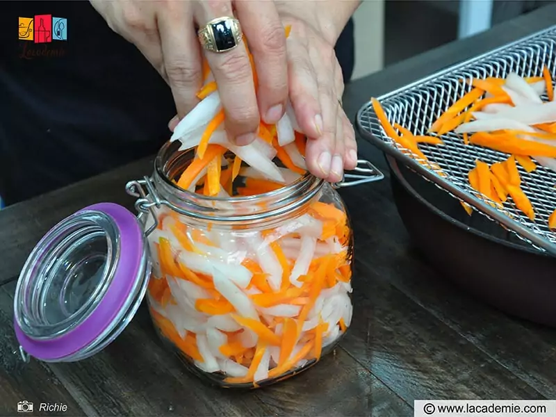 Vietnamese Pickled Carrots And Daikon (Do Chua)