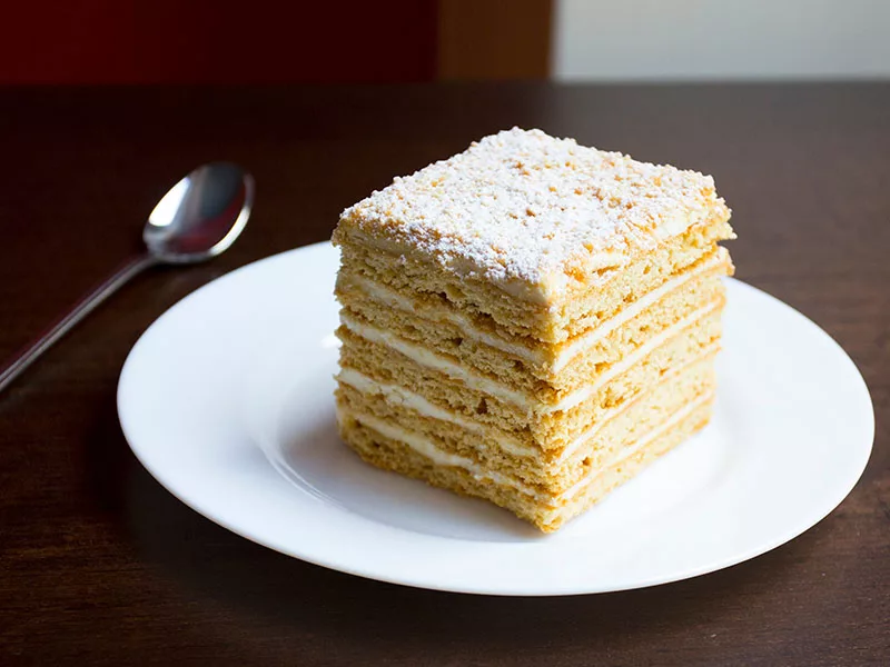 Medivnyk Honey Cake