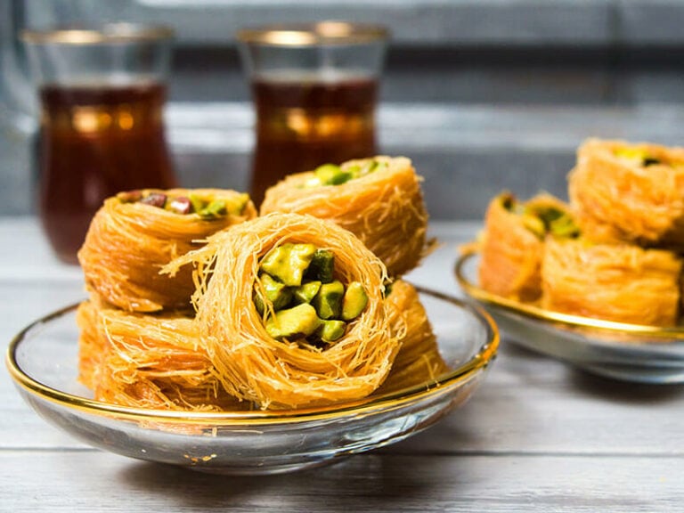 24-popular-syrian-desserts-for-a-sweet-adventure