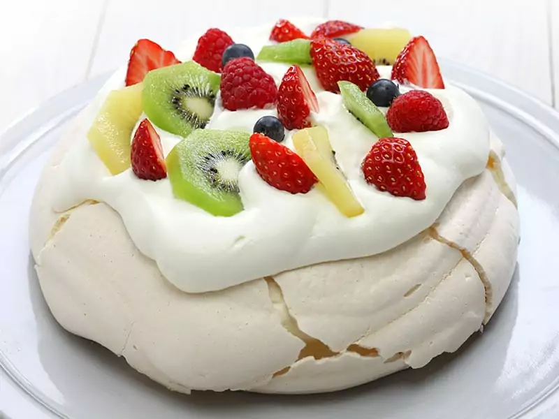 Pavlova Meringue Cake