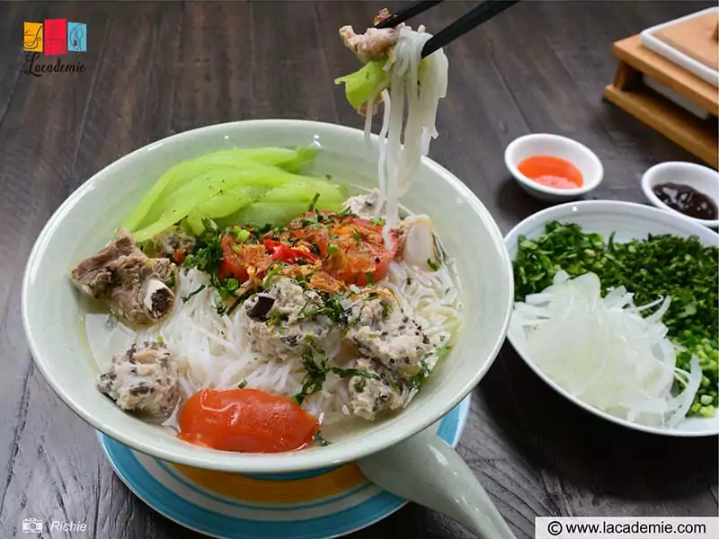 Bún Sườn Dọc Mùng - Vietnamese Pork Ribs And Elephant Ear Stalk Noodle Soup