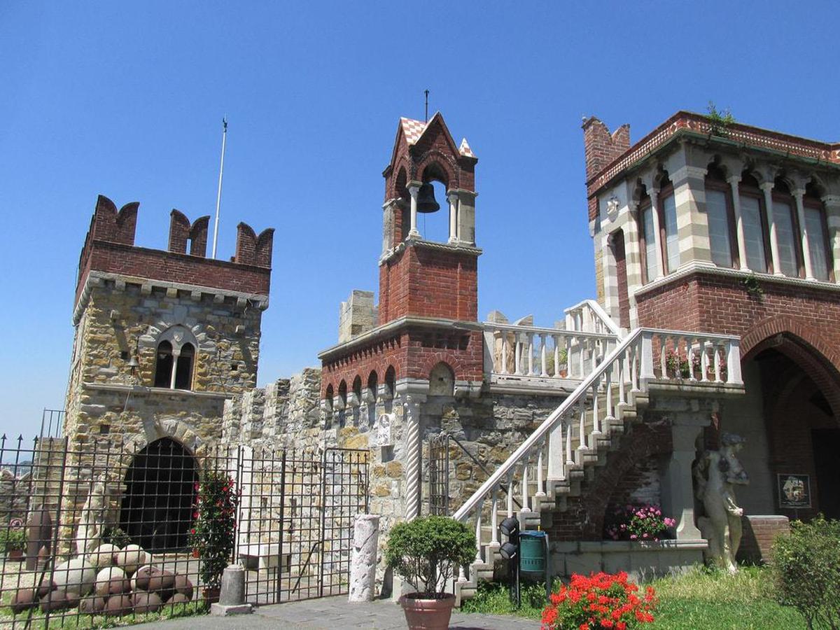Castello dAlbertis